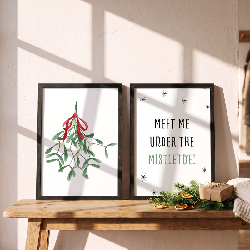 Weihnachtsposter 2er Set Mistletoe gerahmt auf einer Bank