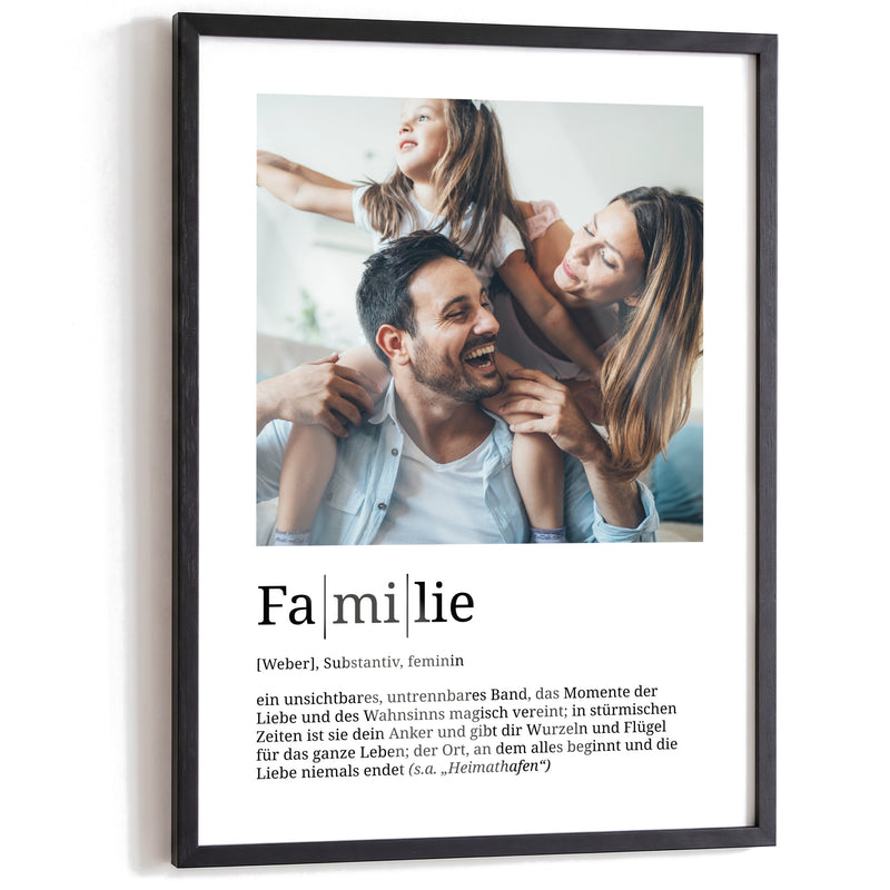 Familie – Poster im schwarzen A3-Echtholzrahmen auf weißem Hintergrund
