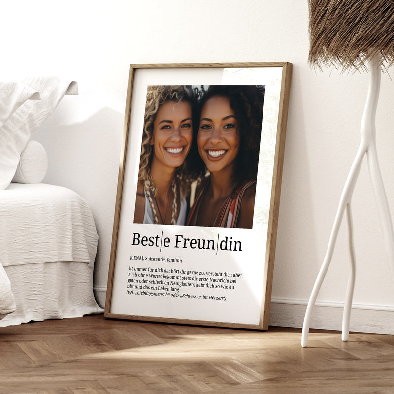 Foto-Definition Beste Freundin · Wohnraumszene mit optionalem Naturrahmen · Serie 2026
