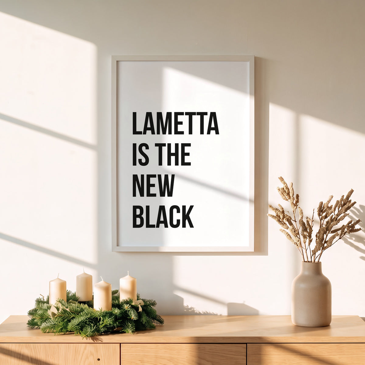 Weihnachtsposter Lametta über einem Adventskranz