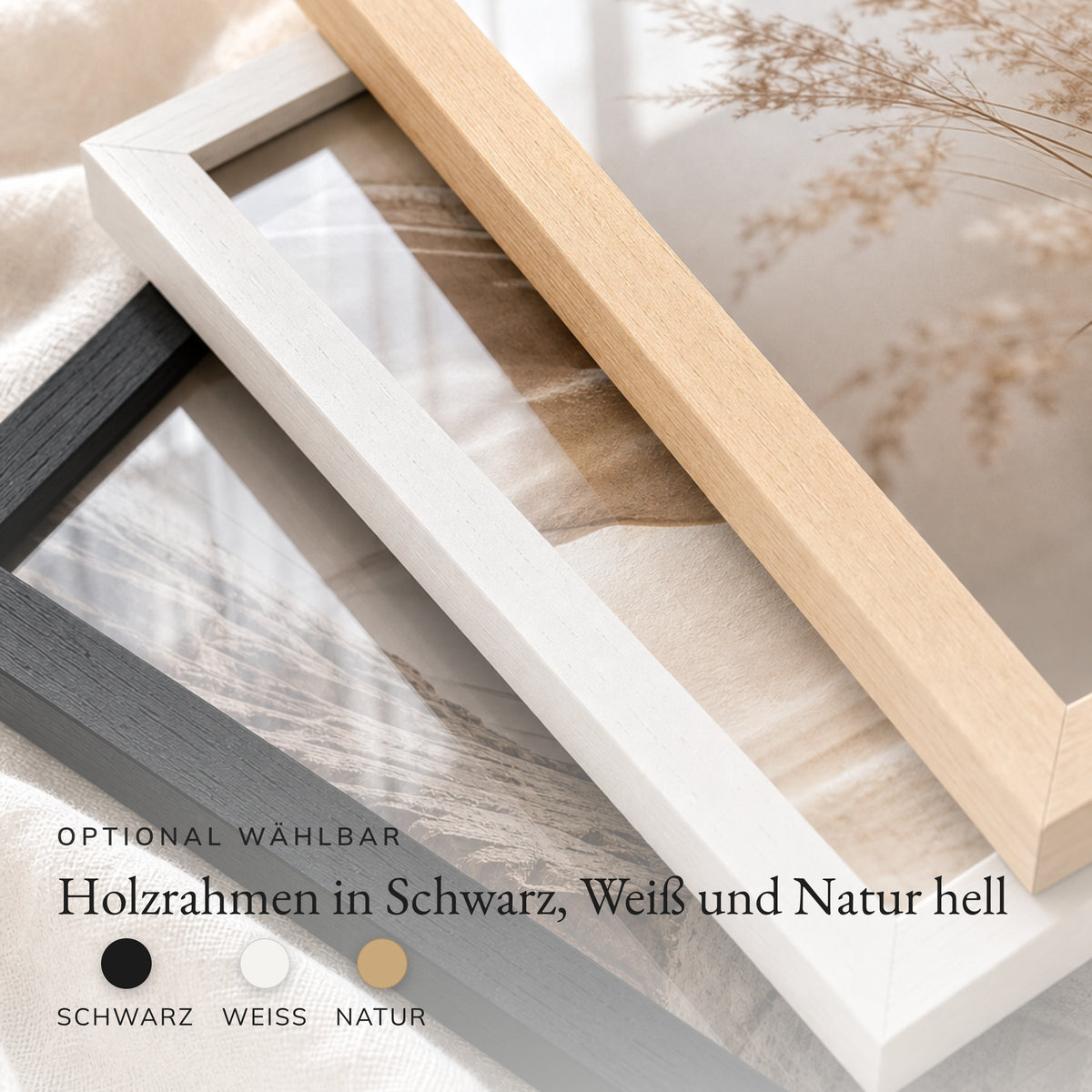 Drei Holzrahmen in Schwarz, Weiß und Natur hell an einer Wand