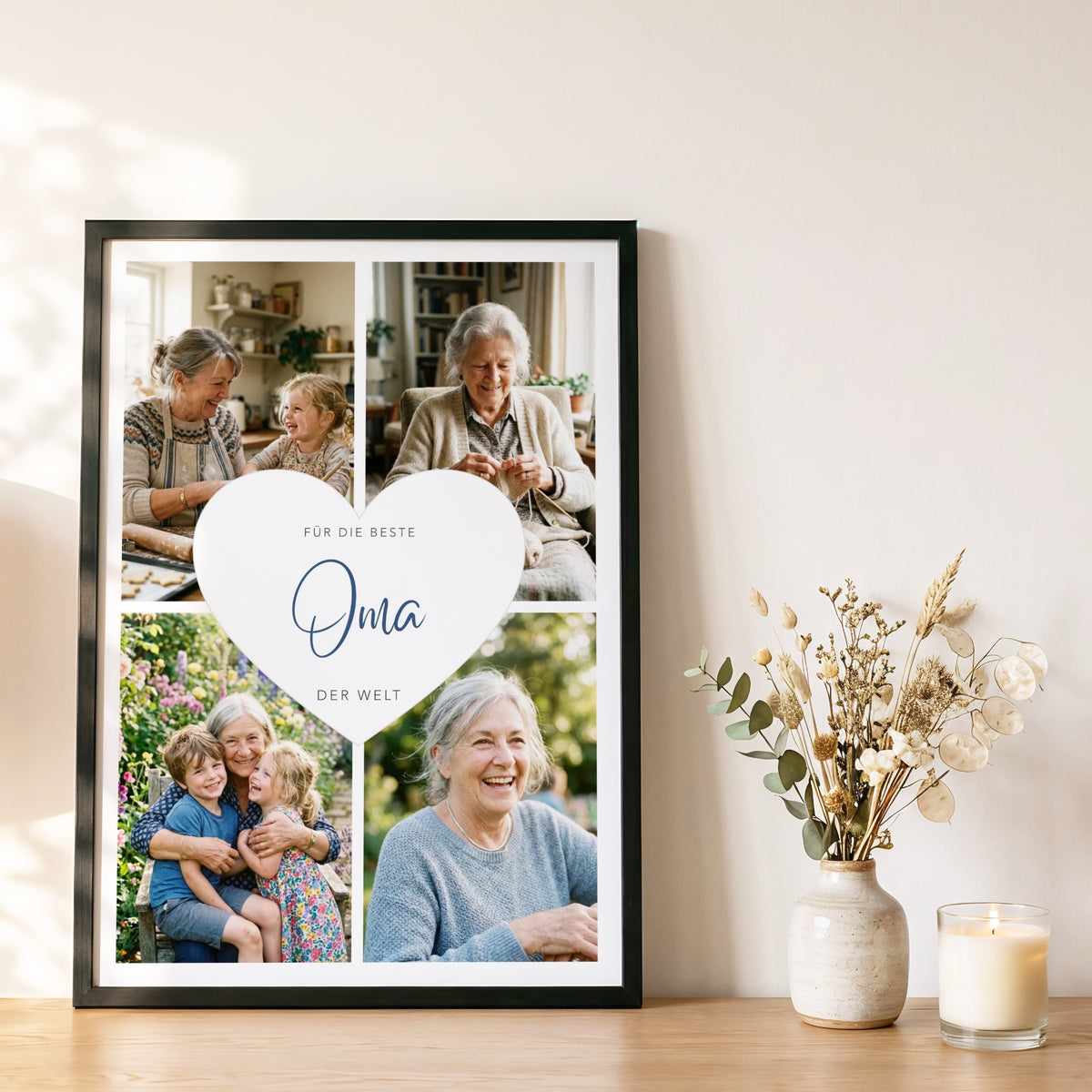 Fotocollage Herz Oma im schwarzen Rahmen auf einem Eichen-Sideboard neben Trockenblumen