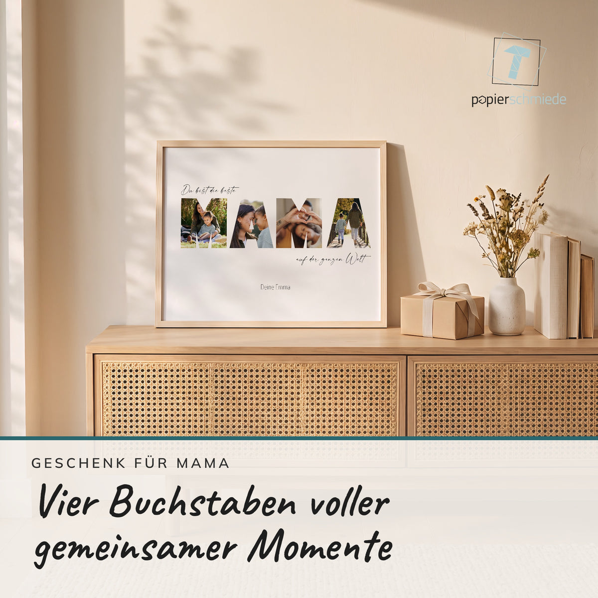 Fotobuchstaben-Poster MAMA im Holzrahmen auf einem Sideboard