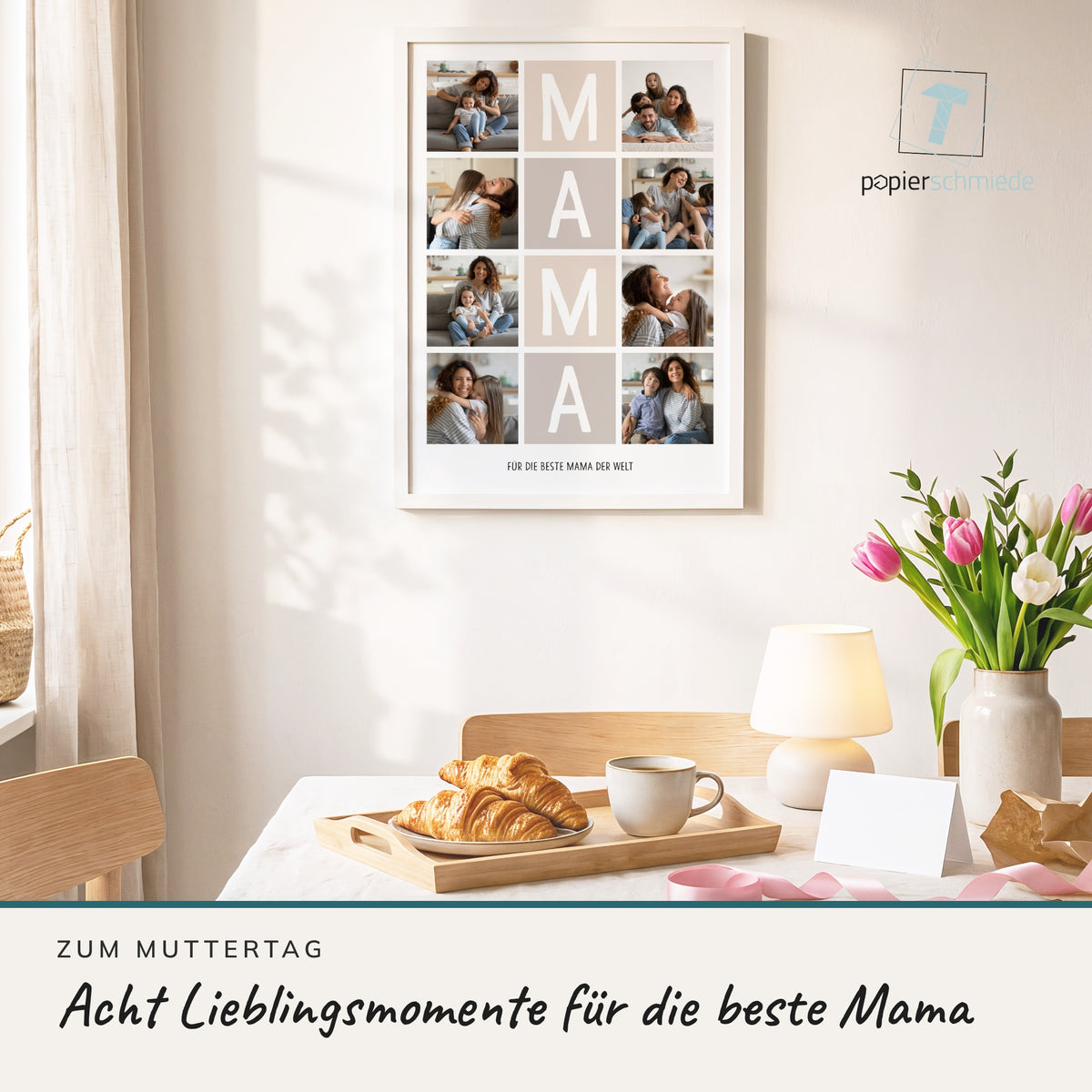 Fotocollage MAMA im Holzrahmen auf einem Frühstückstisch mit Tulpen und Croissants