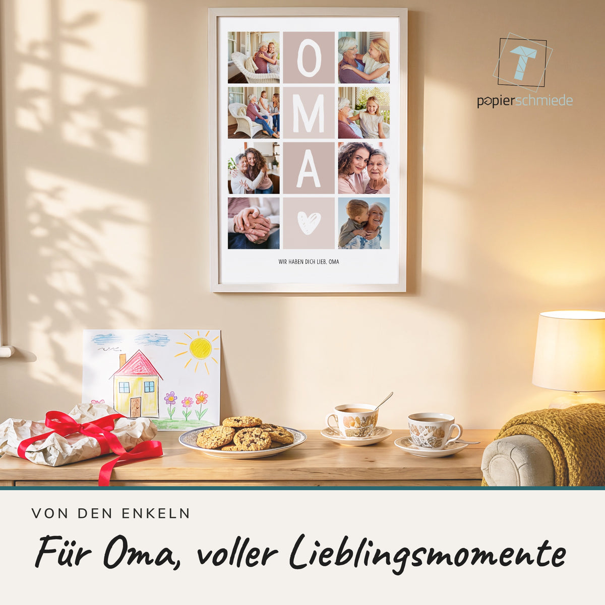 Fotocollage OMA im Holzrahmen in einem gemütlichen Wohnzimmer mit Kinderbild und Geschenken