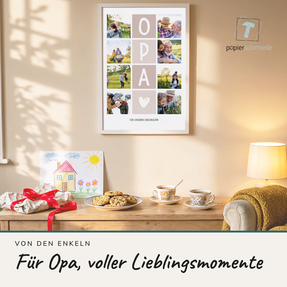 Fotocollage OPA im Holzrahmen in einem gemütlichen Wohnzimmer mit Kinderbild und Geschenken