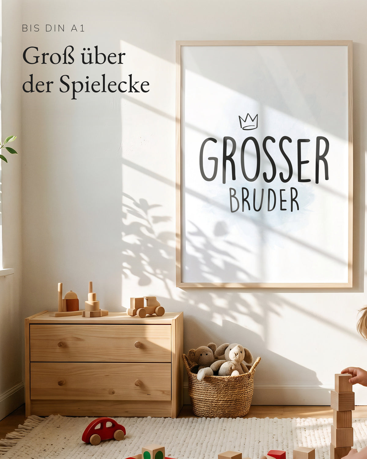 Kinderposter Großer Bruder groß an der Wand über der Spielecke