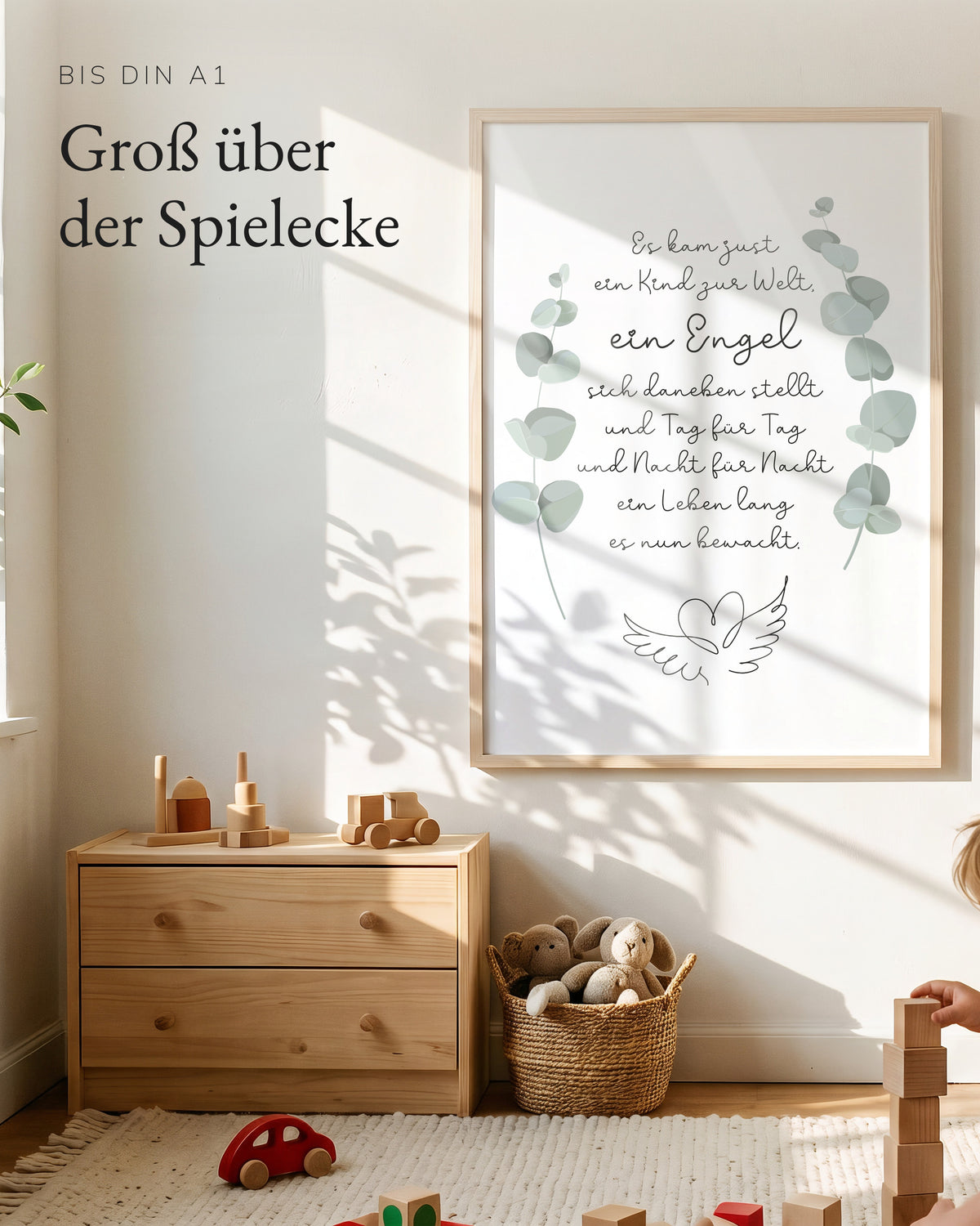 Kinderposter Schutzengel groß an der Wand über der Spielecke