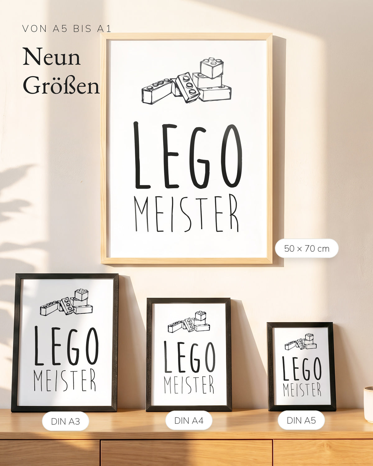 Kinderposter Bausteine Meister in vier Größen an der Wand
