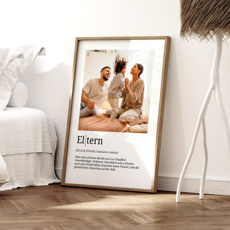 Foto-Definition Eltern · Wohnraumszene mit optionalem Naturrahmen · Serie 2026