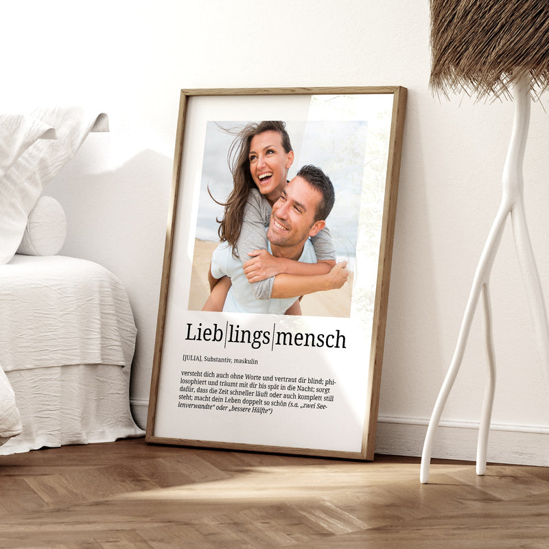 Foto-Definition Lieblingsmensch · Wohnraumszene mit optionalem Naturrahmen · Serie 2026