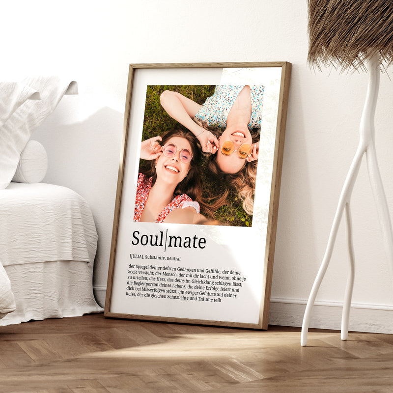 Foto-Definition Soulmate · Wohnraumszene mit optionalem Naturrahmen · Serie 2026