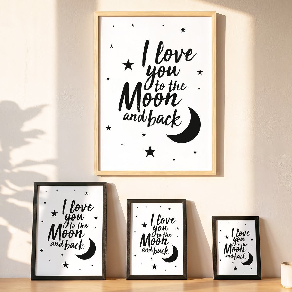 Spruchposter I love you to the moon and back in vier Größen an der Wand