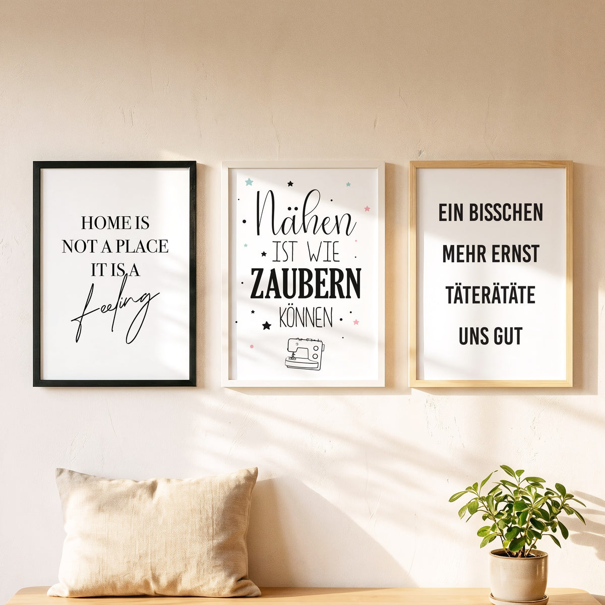 Spruchposter Nähen ist wie zaubern können als Bilderwand mit weiteren Motiven