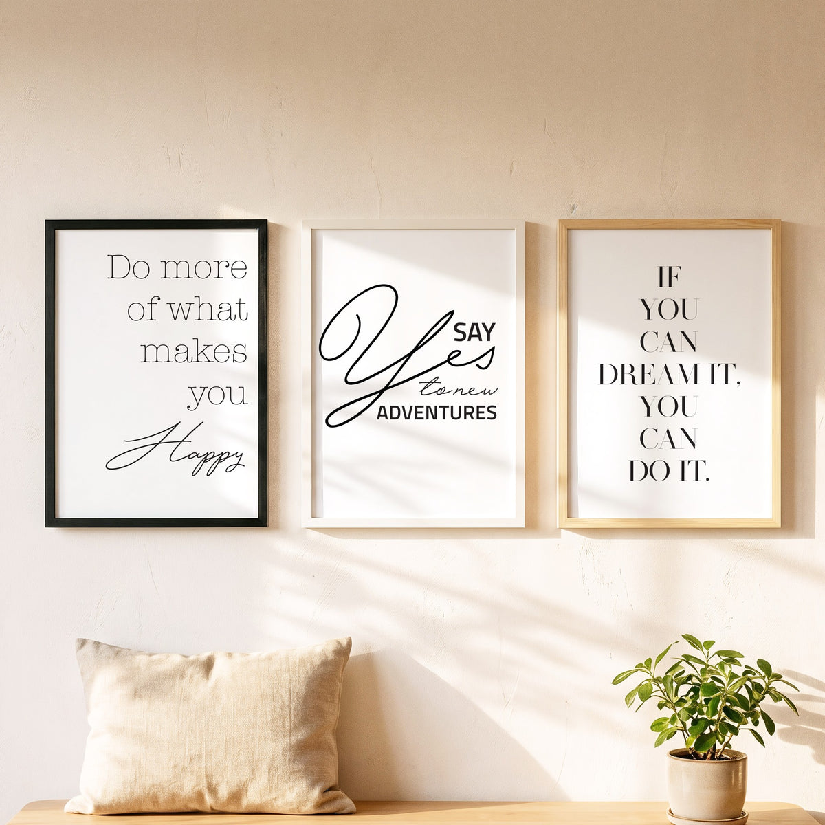 Spruchposter Say yes to new adventures als Bilderwand mit weiteren Motiven