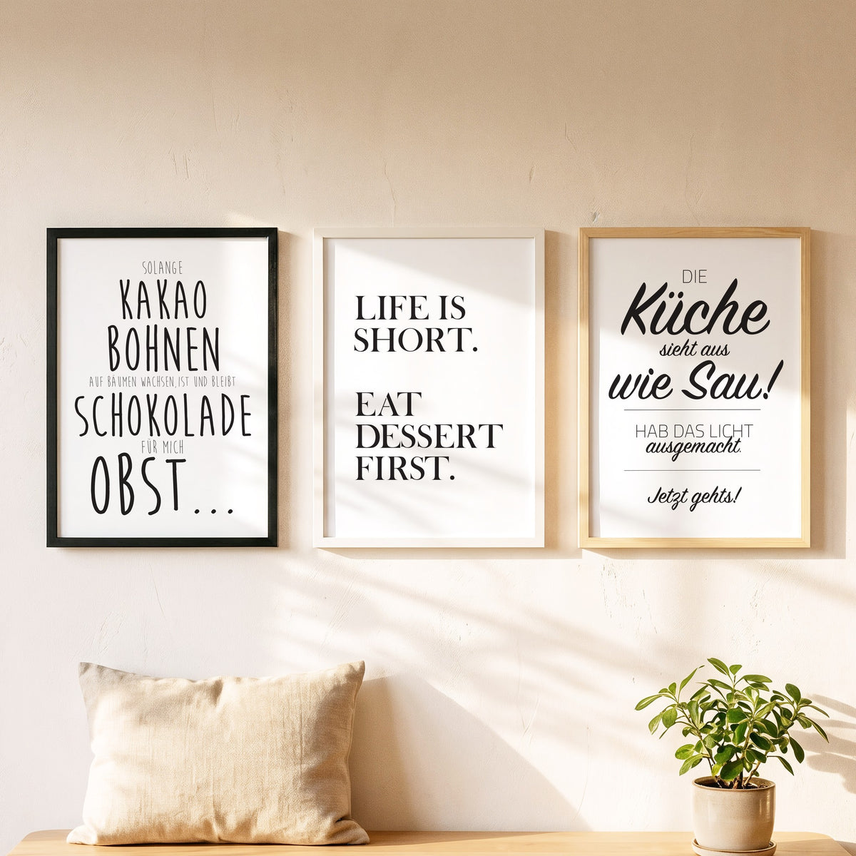 Spruchposter Life is short, eat dessert first als Bilderwand mit weiteren Motiven