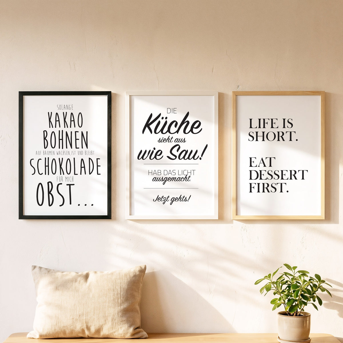Spruchposter Die Küche sieht aus wie Sau als Bilderwand mit weiteren Motiven