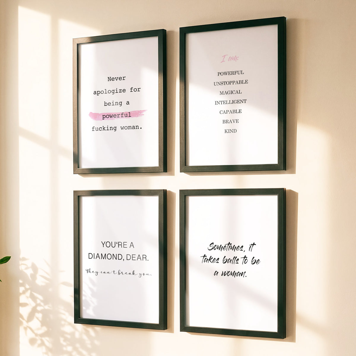 Spruchposter 4er-Set Powerwoman als Bilderwand
