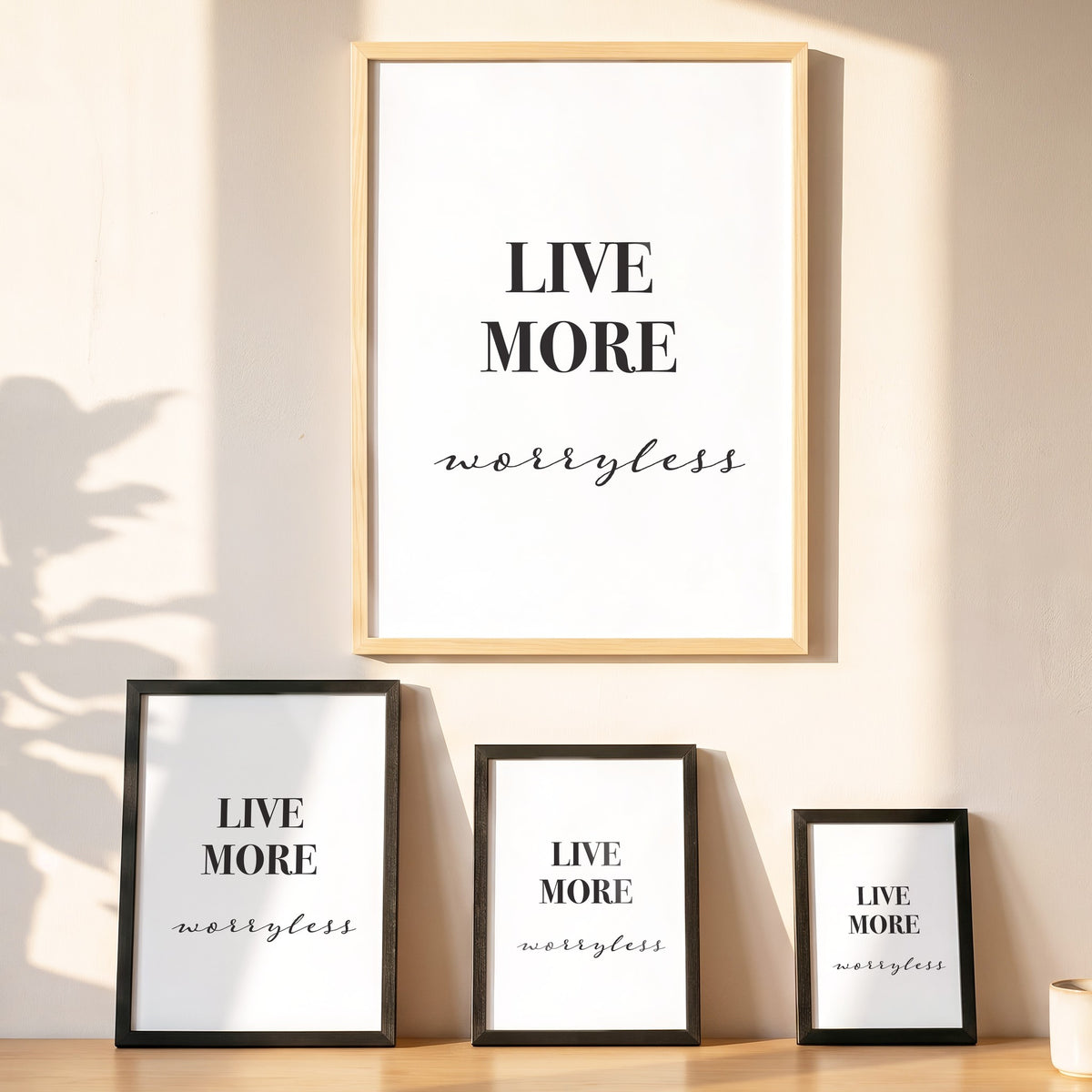 Spruchposter Hakuna Matata in vier Größen an der Wand
