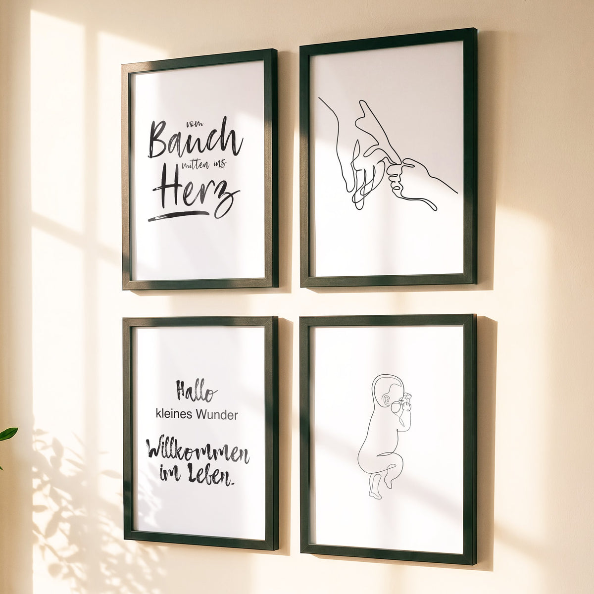 Spruchposter 4er-Set Hallo Baby als Bilderwand
