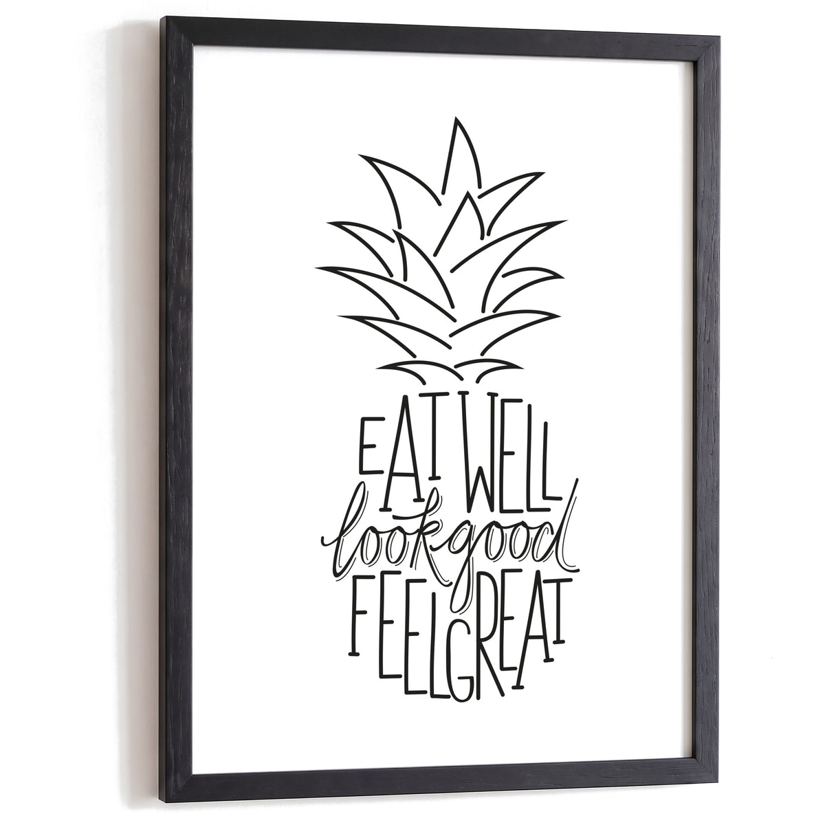 Typografie Poster Ananas im schwarzen Holzrahmen