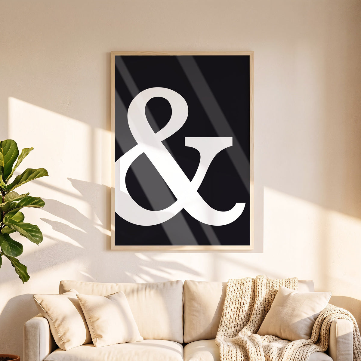 Poster Und-Zeichen weiß auf schwarz in 50 x 70 cm über dem Sofa